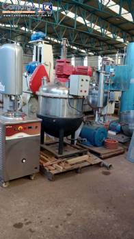 Tanque reator de press�o encamisado em inox 200 L