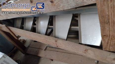 Descascadora e classificadora de camar�o e frutos do mar