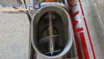 Rosca alimentadora transportadora helicoidal inclinada com silo receptor em inox Maqinox