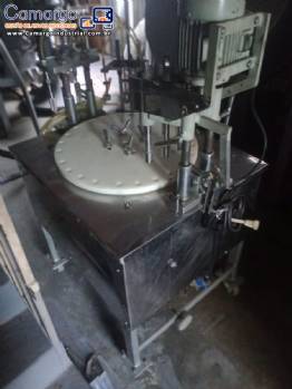 Envasadora rotativa para l�quidos com 4 pist�es Erli 14.400 unidades por hora