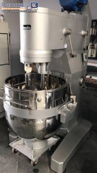 Batedeira planetária em inox Amadio