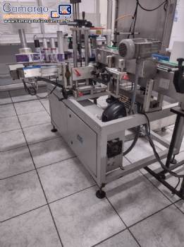 Rotuladora para frasco cilndrico auto adesivo P.E Latina Labelers