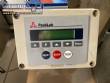 Rotuladora para frasco cilndrico auto adesivo P.E. Latina Labelers