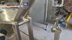 Rosca transportadora helicoidal inclinada com silo em inox