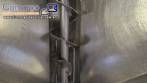Rosca transportadora helicoidal inclinada com silo em inox