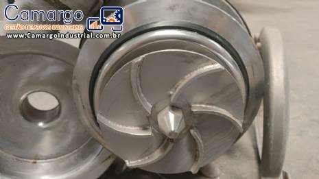 Bomba centr�fuga em a�o inox 1 cv 3.000 L